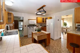 1338 D St, Coos Bay, OR 97420 - Photo 6