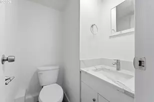 1555 Pearl St NE, Salem, OR 97301 - Photo 22