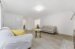 1555 Pearl St NE, Salem, OR 97301 - Photo 10