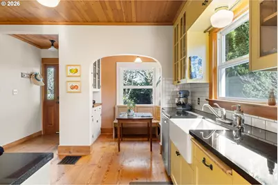 2136 SE 38th Ave, Portland, OR 97214 - Photo 8