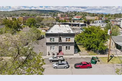 224 S Broad St, Klamath Falls, OR 97601 - Photo 2