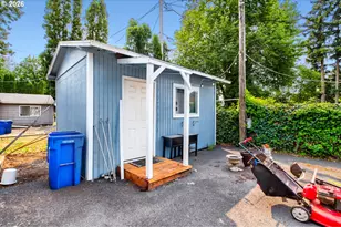 18126 SE Lincoln St, Portland, OR 97233 - Photo 22