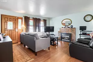 18126 SE Lincoln St, Portland, OR 97233 - Photo 4