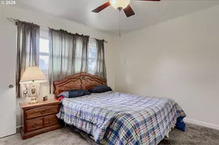 18126 SE Lincoln St, Portland, OR 97233 - Photo 14