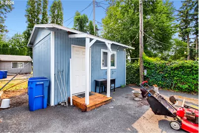 18126 SE Lincoln St, Portland, OR 97233 - Photo 22
