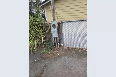 18126 SE Lincoln St, Portland, OR 97233 - Photo 26