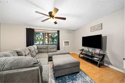 180 NE Kane Dr, Gresham, OR 97030 - Photo 2