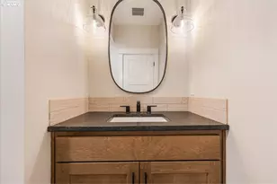 464 SE Haddock Ln, Hillsboro, OR 97123 - Photo 24