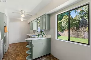 2115 NE 136th Ave, Portland, OR 97230 - Photo 12