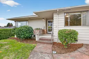 8112 SW 5th Ave., Portland, OR 97219 - Photo 2