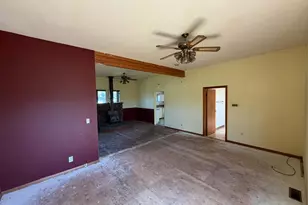 1063 SE Jackson St, Roseburg, OR 97470 - Photo 8