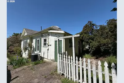 1063 SE Jackson St, Roseburg, OR 97470 - Photo 4