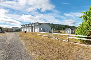 95643 Sitkum Ln, Myrtle Point, OR 97458 - Photo 8