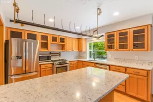 5093 SW Galen St, Lake Oswego, OR 97035 - Photo 4