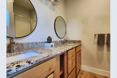 891 NE Division Ave, Bandon, OR 97411 - Photo 14