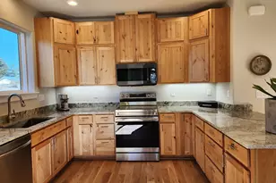 891 NE Division Ave, Bandon, OR 97411 - Photo 4