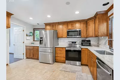 14275 SW 22nd St, Beaverton, OR 97008 - Photo 10