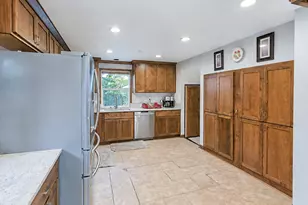 14275 SW 22nd St, Beaverton, OR 97008 - Photo 12