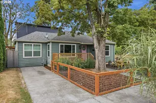 8851 N Wayland Ave, Portland, OR 97203 - Photo 2