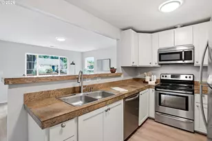 8851 N Wayland Ave, Portland, OR 97203 - Photo 8