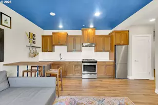 1805 SE Madison St, Portland, OR 97214 - Photo 10