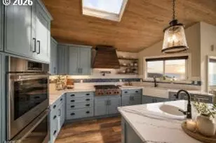 535 SW Cardinal St, Depoe Bay, OR 97341 - Photo 12