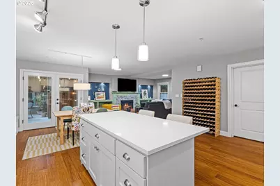 2013 NE 10th Ave #E, Portland, OR 97212 - Photo 16
