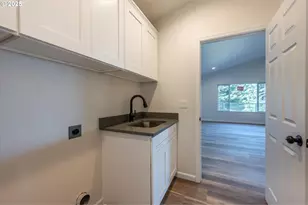 30302 Driftwood Dr, Gold Beach, OR 97444 - Photo 20