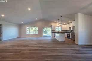 30302 Driftwood Dr, Gold Beach, OR 97444 - Photo 8