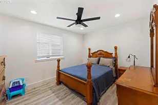 1935 17th St, North Bend, OR 97459 - Photo 20