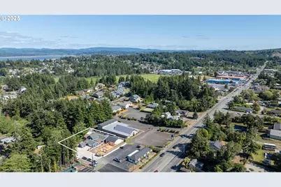1935 17th St, North Bend, OR 97459 - Photo 2