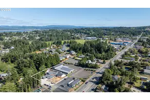 1935 17th St, North Bend, OR 97459 - Photo 2