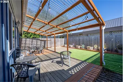 1935 17th St, North Bend, OR 97459 - Photo 40