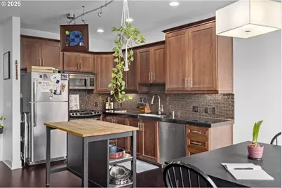 838 SE 38th Ave #311, Portland, OR 97214 - Photo 8