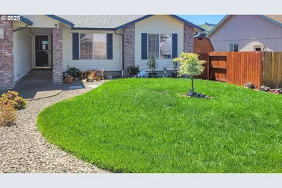 1234 E Fourth Ave, Sutherlin, OR 97479 - Photo 2