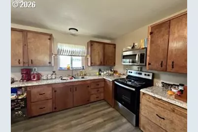 516 W Railroad Ave, Goldendale, WA 98620 - Photo 6