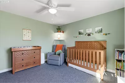 704 E Pinehurst Dr, Newberg, OR 97132 - Photo 20