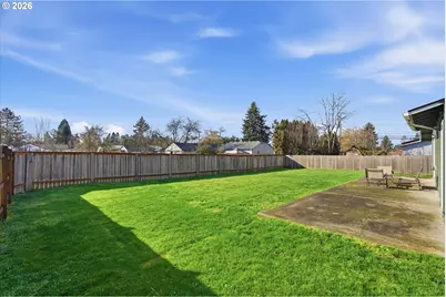 704 E Pinehurst Dr, Newberg, OR 97132 - Photo 26