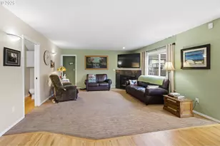 2033 W Park Ct NW, Salem, OR 97304 - Photo 22