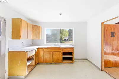 320 Juniper St, Sweet Home, OR 97386 - Photo 2