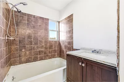 320 Juniper St, Sweet Home, OR 97386 - Photo 8