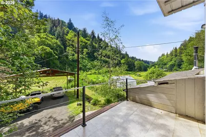 96863 Larson Ln, North Bend, OR 97459 - Photo 32