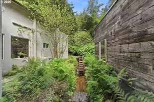 96863 Larson Ln, North Bend, OR 97459 - Photo 32