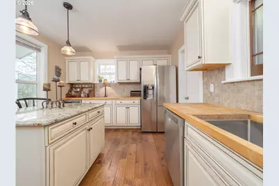 336 N 5th St, Carlton, OR 97111 - Photo 10