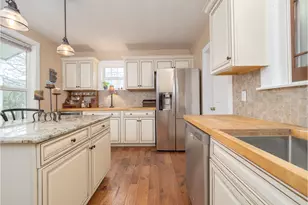 336 N 5th St, Carlton, OR 97111 - Photo 10