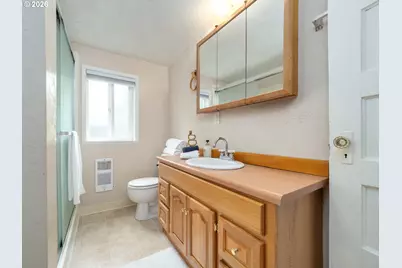 336 N 5th St, Carlton, OR 97111 - Photo 24