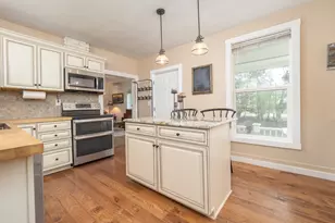 336 N 5th St, Carlton, OR 97111 - Photo 8