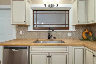 336 N 5th St, Carlton, OR 97111 - Photo 10