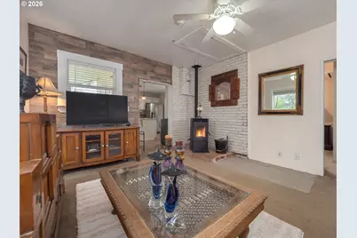 336 N 5th St, Carlton, OR 97111 - Photo 16