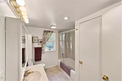 1363 Minnesota Ave, Coos Bay, OR 97420 - Photo 12